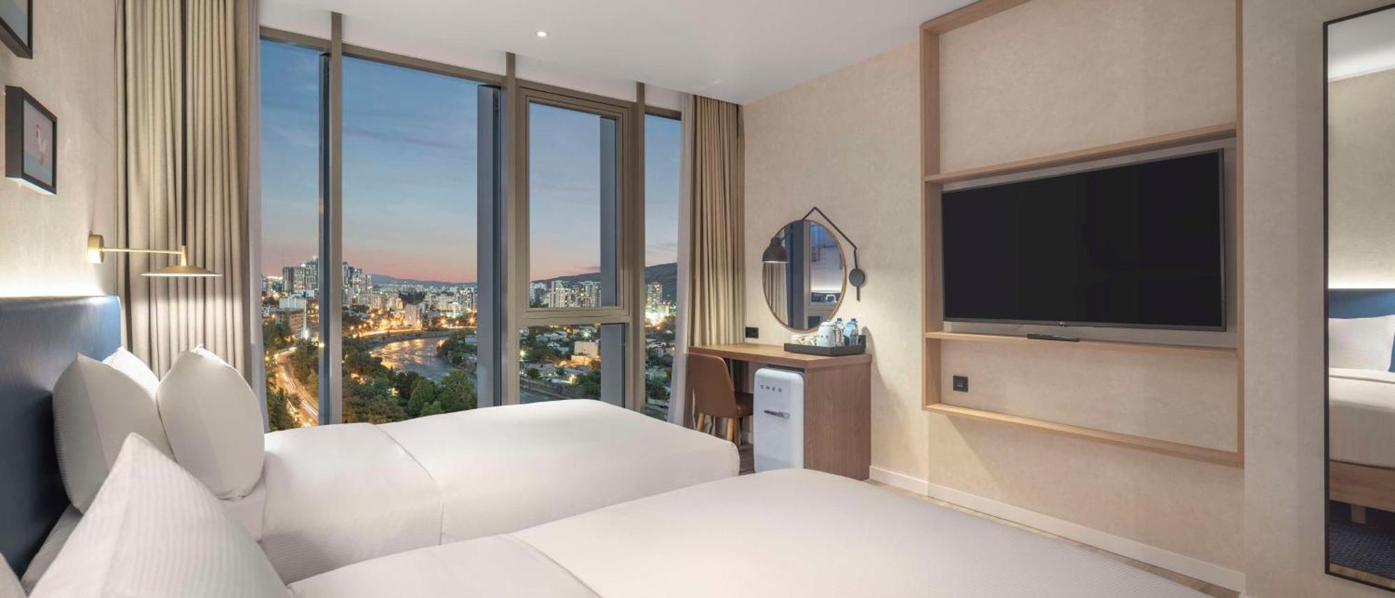 Hilton Garden Inn Tbilisi Riverview Dış mekan fotoğraf