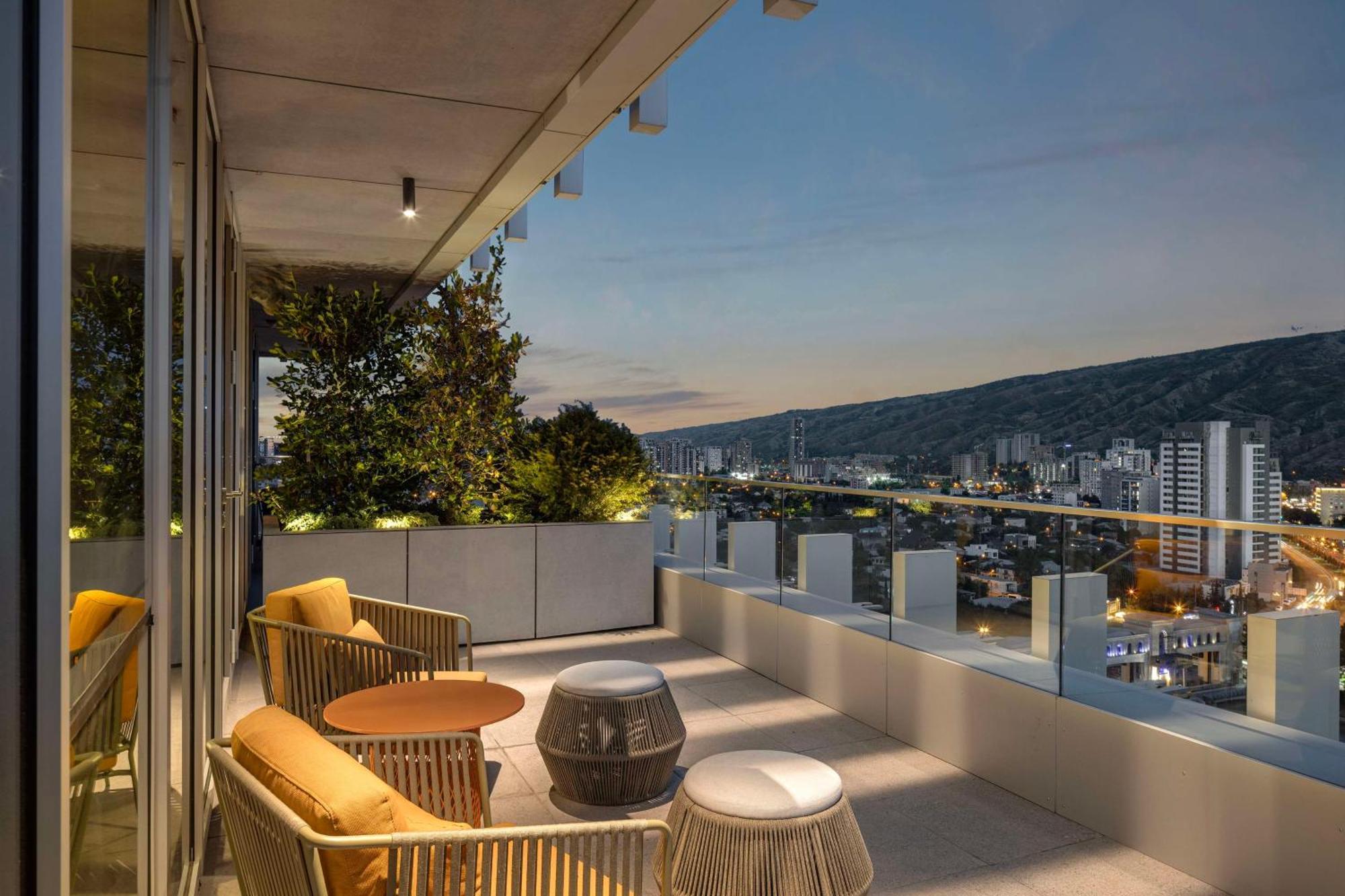 Hilton Garden Inn Tbilisi Riverview Dış mekan fotoğraf