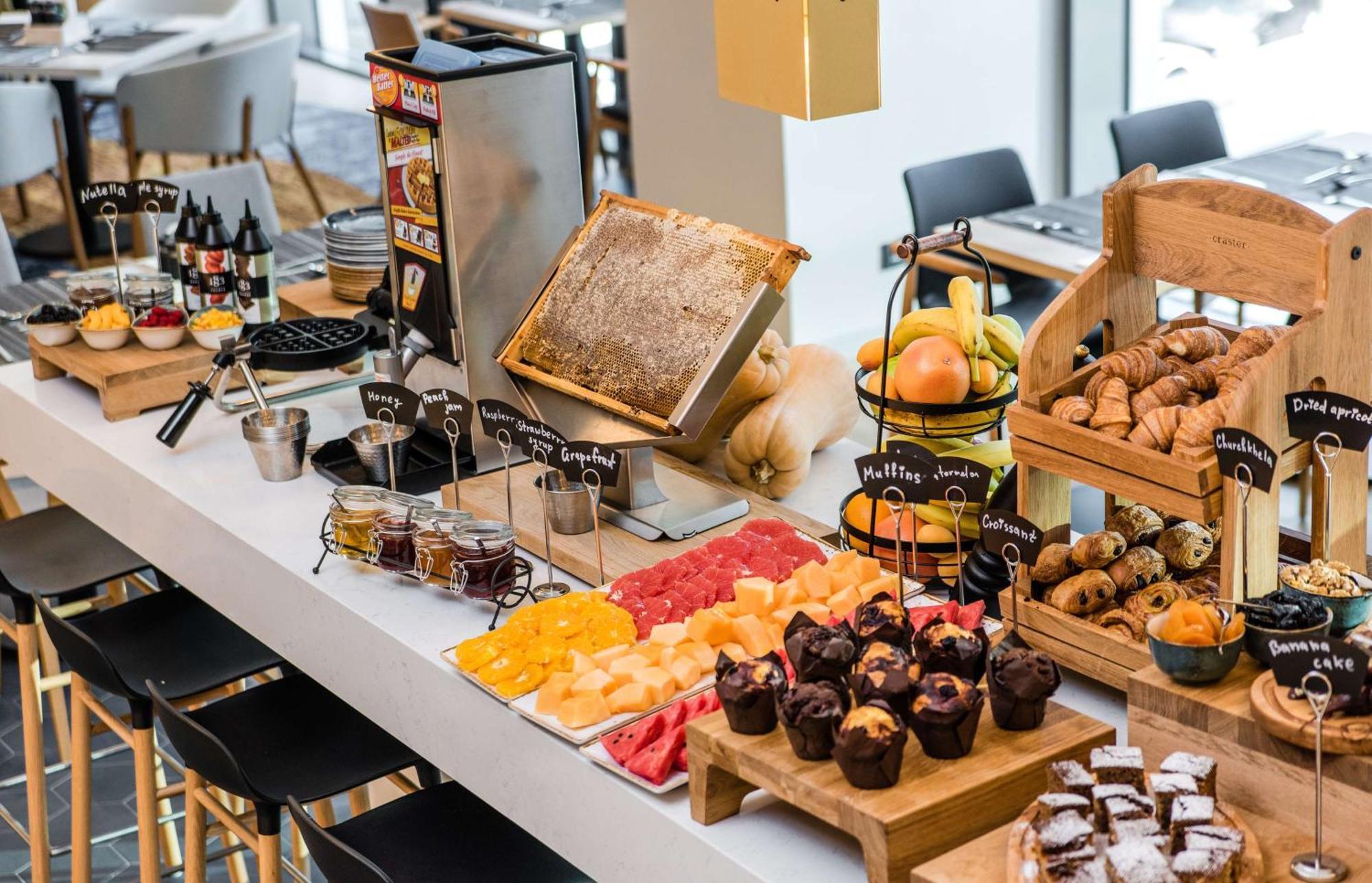 Hilton Garden Inn Tbilisi Riverview Dış mekan fotoğraf